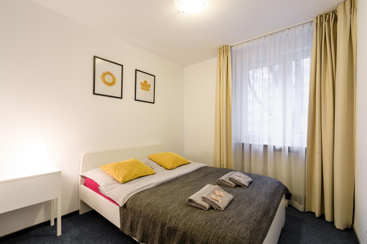 Central Suites&Studios Warsawa Bagian luar foto